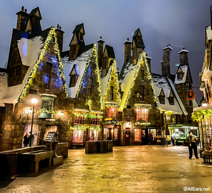 When does universal studios start decorating for christmas