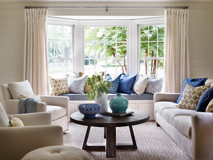 How to decorate a bay window area